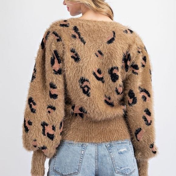 NWT Amazing Leopard Print Fuzzy Sweater - Picture 2 of 8